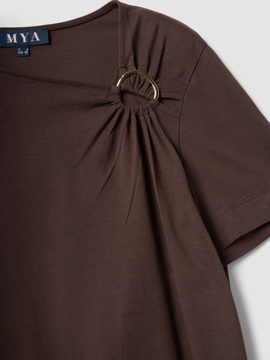 Brown pure cotton T-shirt with ring detail_5