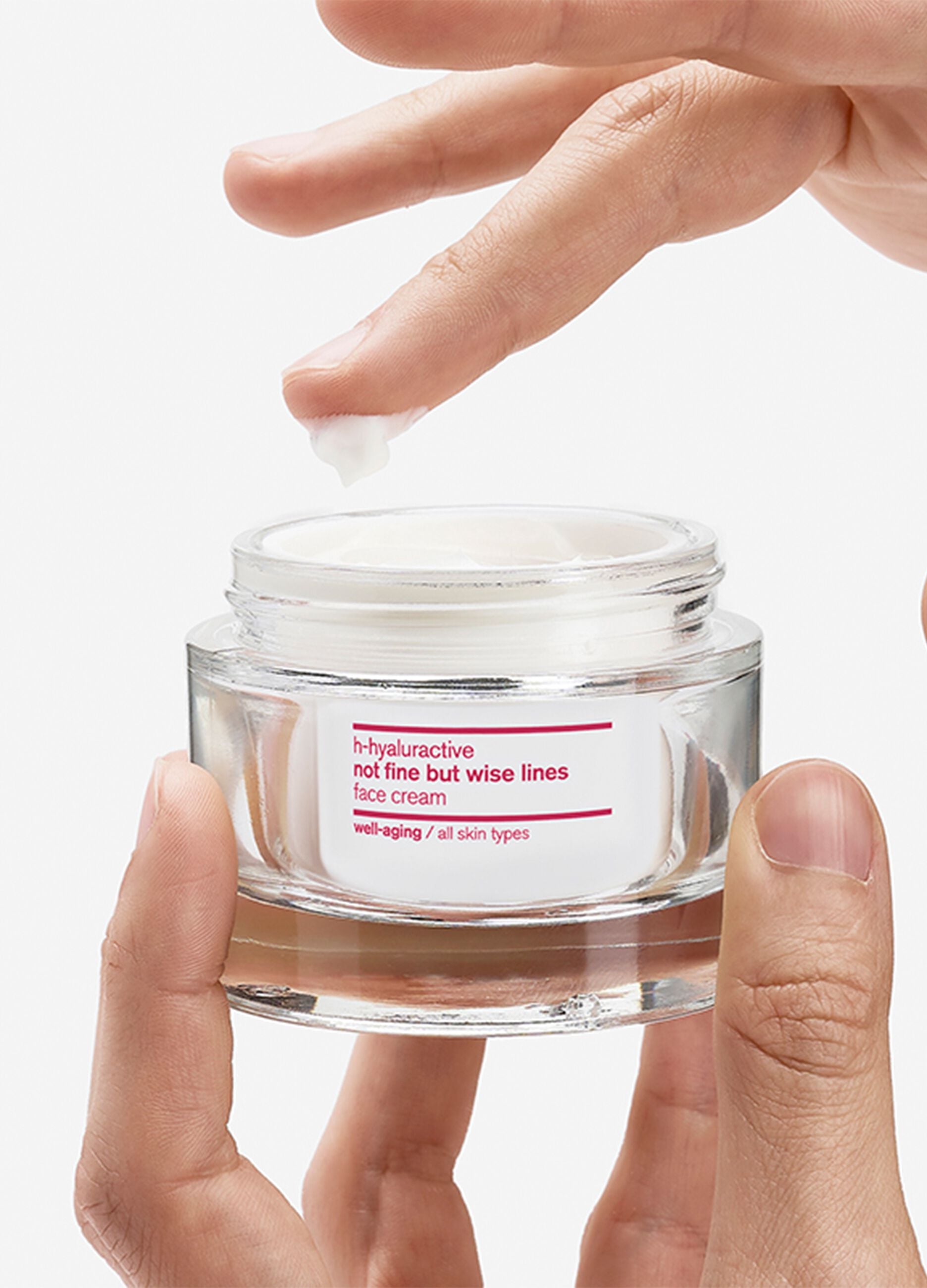 Anti-ageing face cream with SPF 15 to protect your facial skin from photo-induced ageing