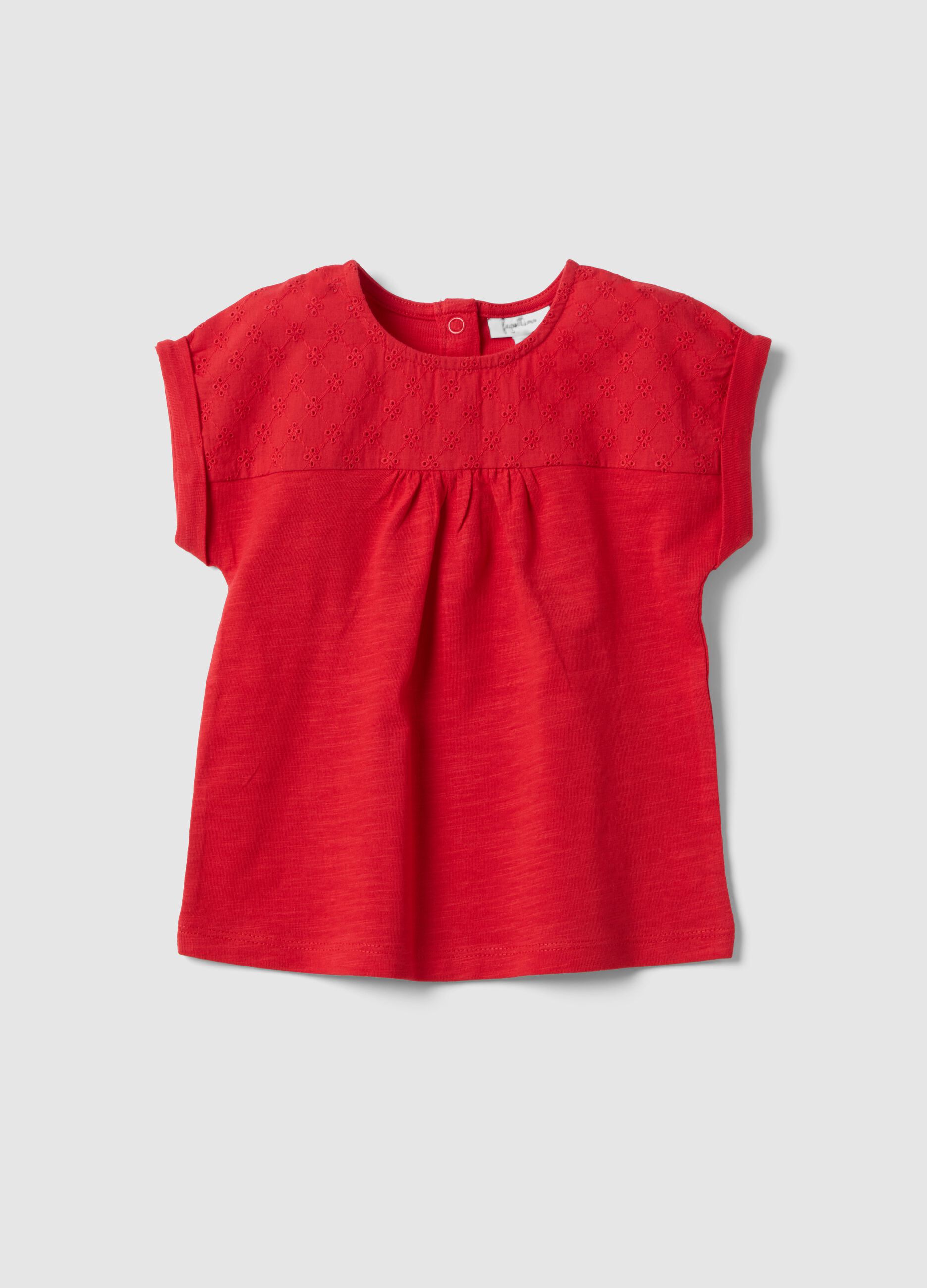 Girl's red pure cotton T-shirt regular fit with embroidery