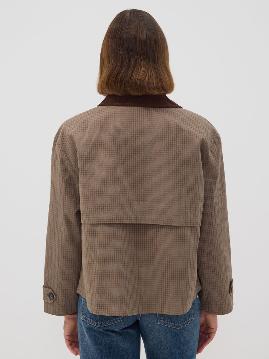 Brown cotton-blend jacket with contrast collar, regular fit_3
