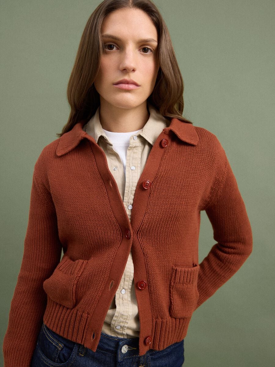 Red pure cotton cardigan with buttons, regular fit_2