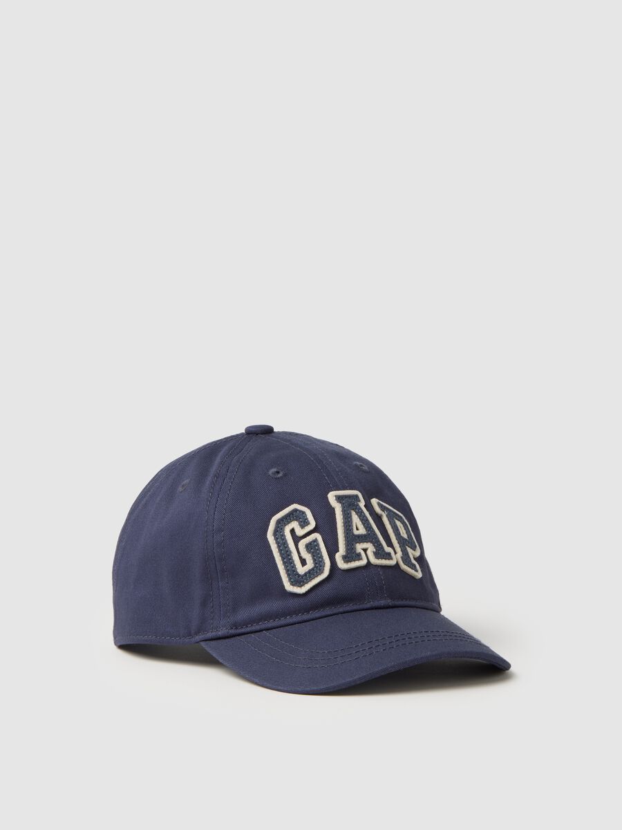 Baseball cap with logo patch_0