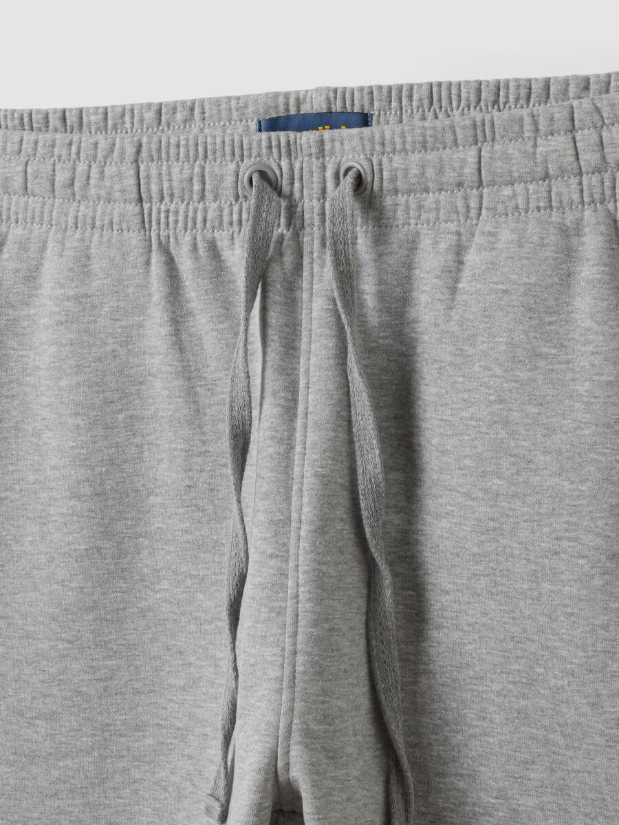Shorts grigio in misto cotone con vita elasticizzata regular fit_1