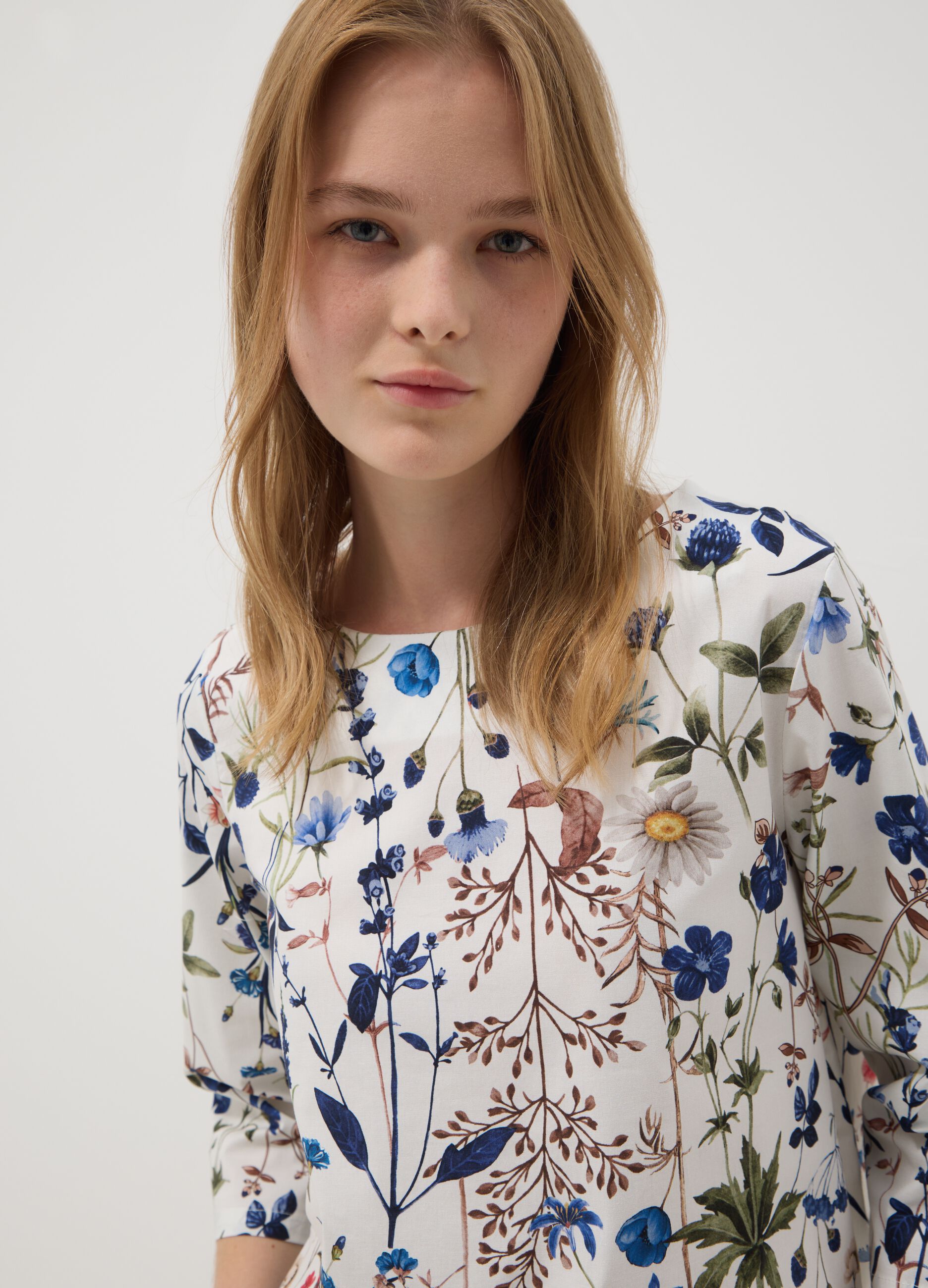 White stretch-cotton blouse with floral print