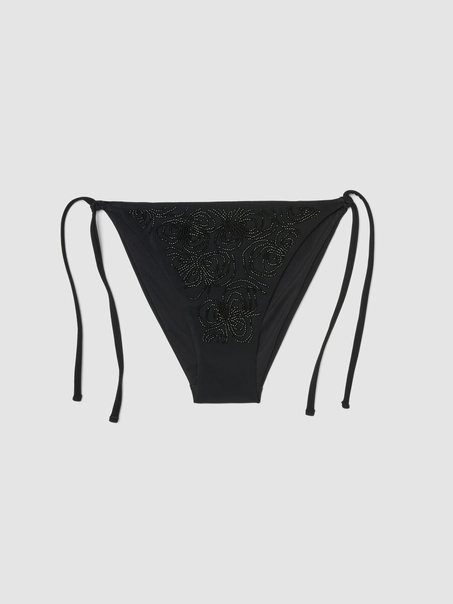Slip da mare elasticizzato nero con perline decorative_4