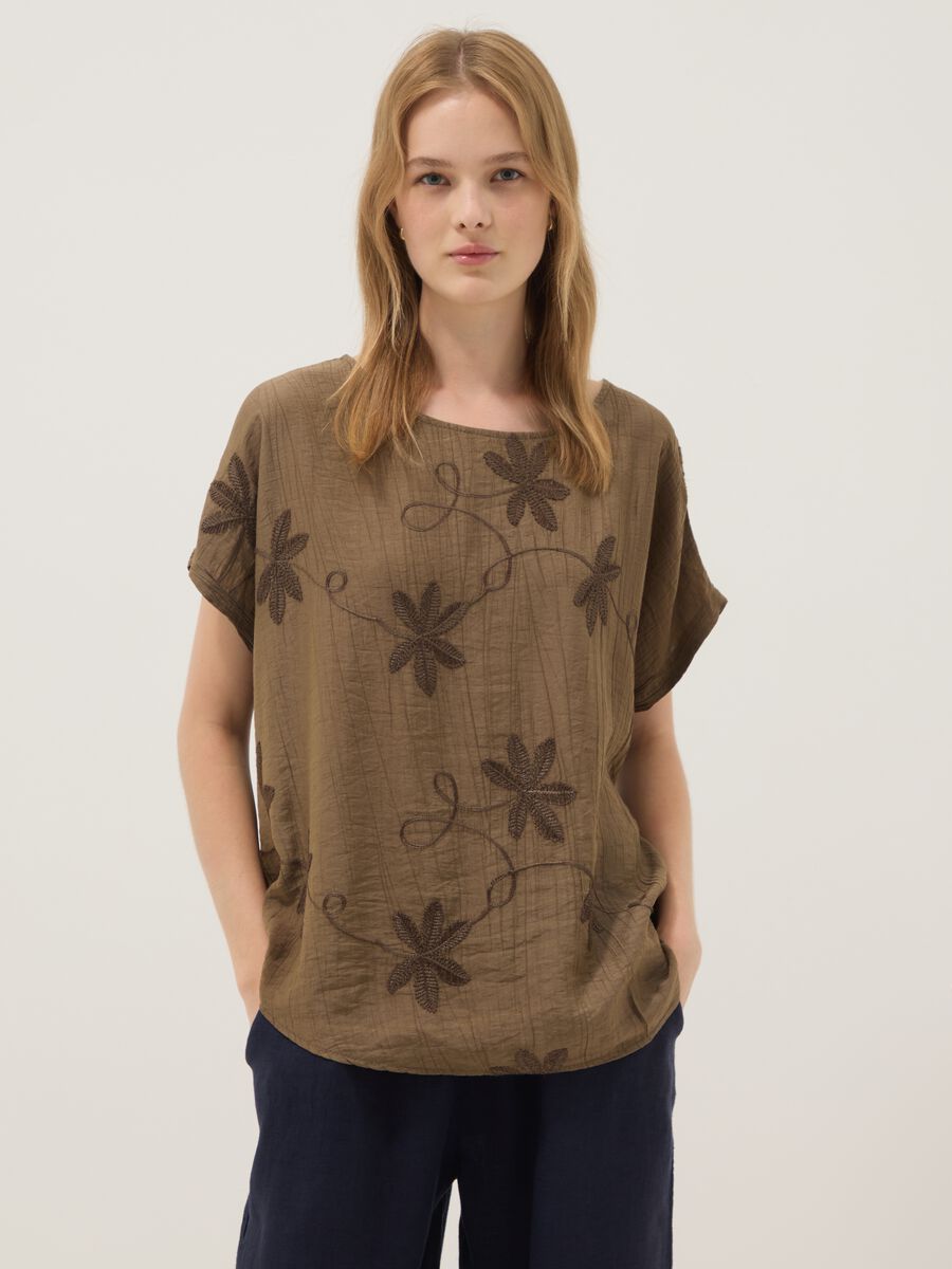 Brown viscose-blend blouse with floral embroidery_0