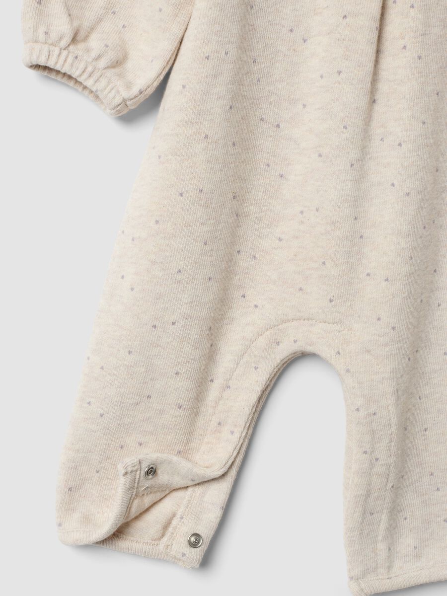 Beige organic stretch cotton sleepsuit with buttons for baby girl_2