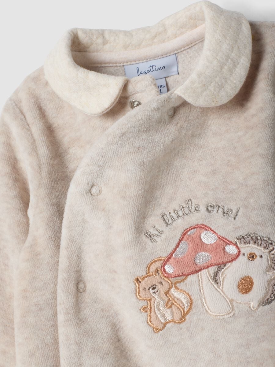Tutina marrone in misto cotone organico con ricamo animaletti_2