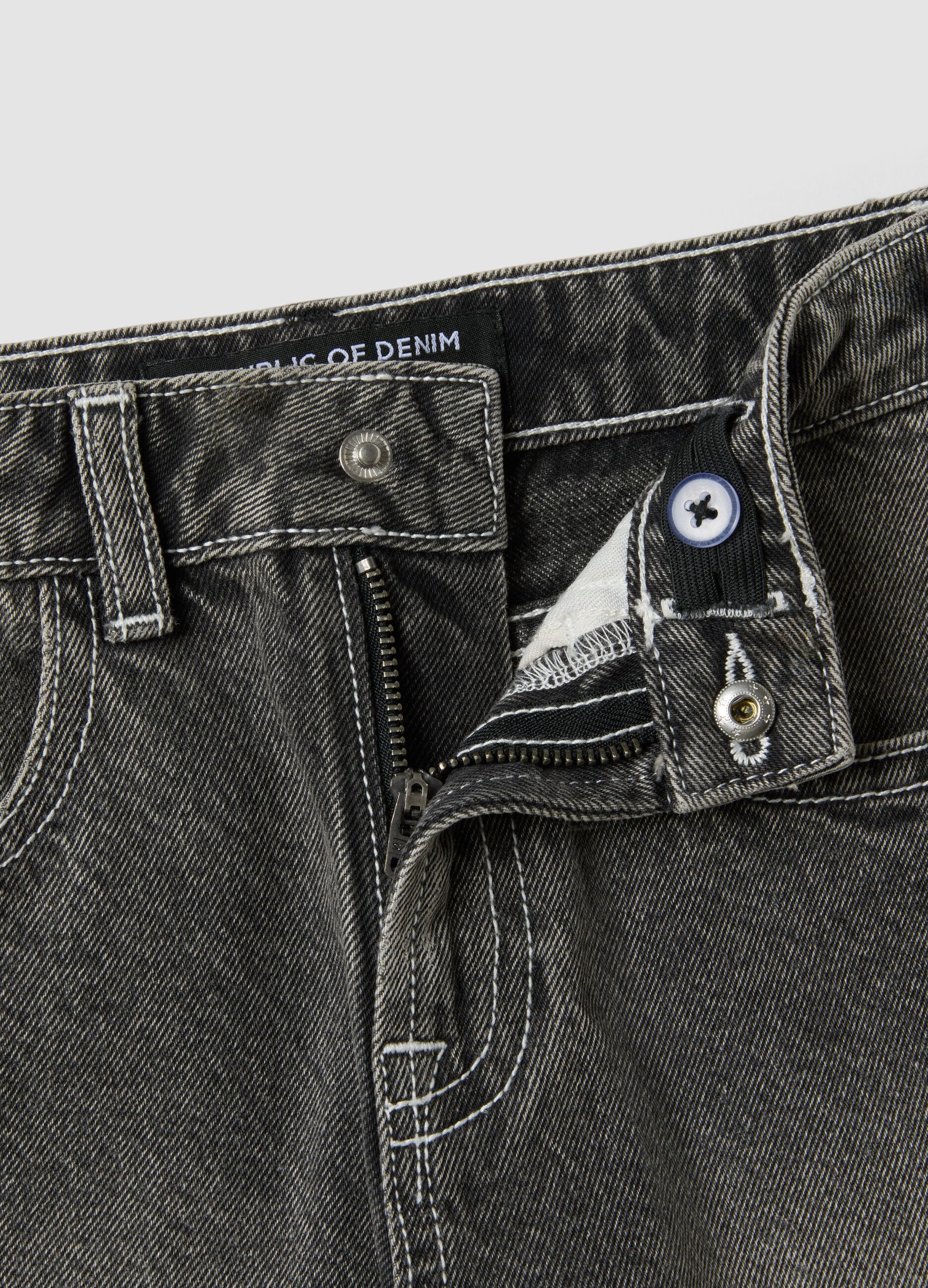 Grey pure cotton skater-fit shorts for boys