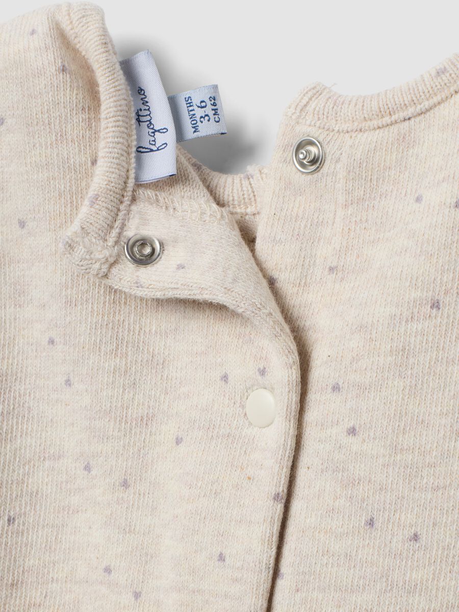 Beige organic stretch cotton sleepsuit with buttons for baby girl_3