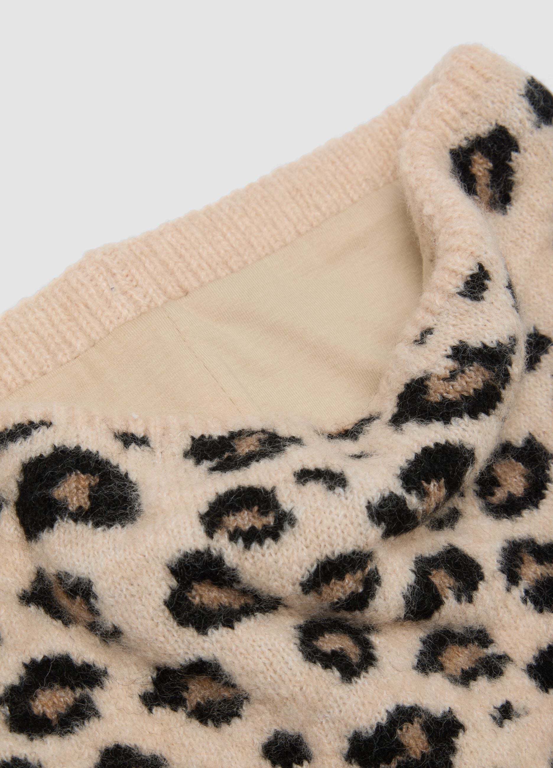 Beige stretch wool scarf with animal print