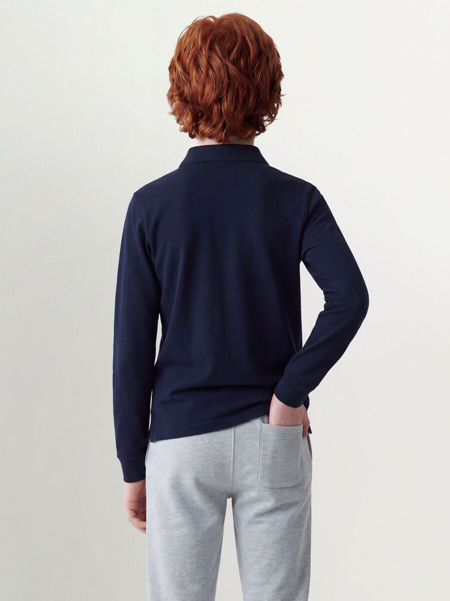 Polo blu in piquet di puro cotone organico regular fit per ragazzo_3