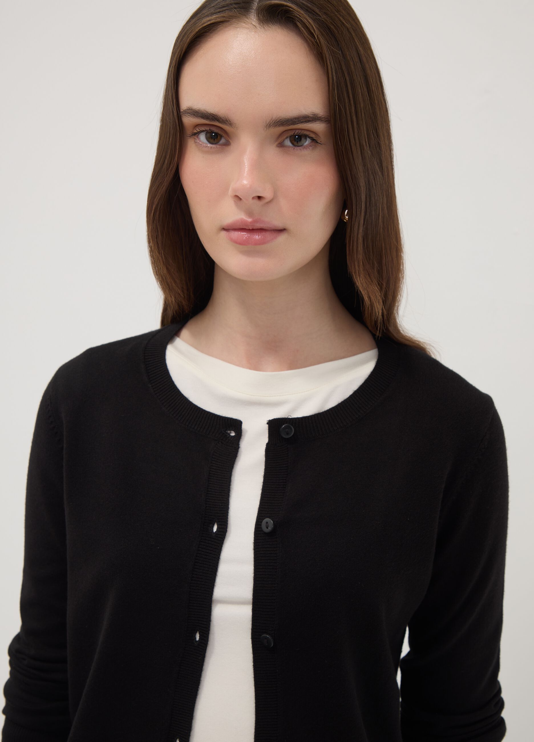 Black crew neck cardigan, regular fit in jersey knit