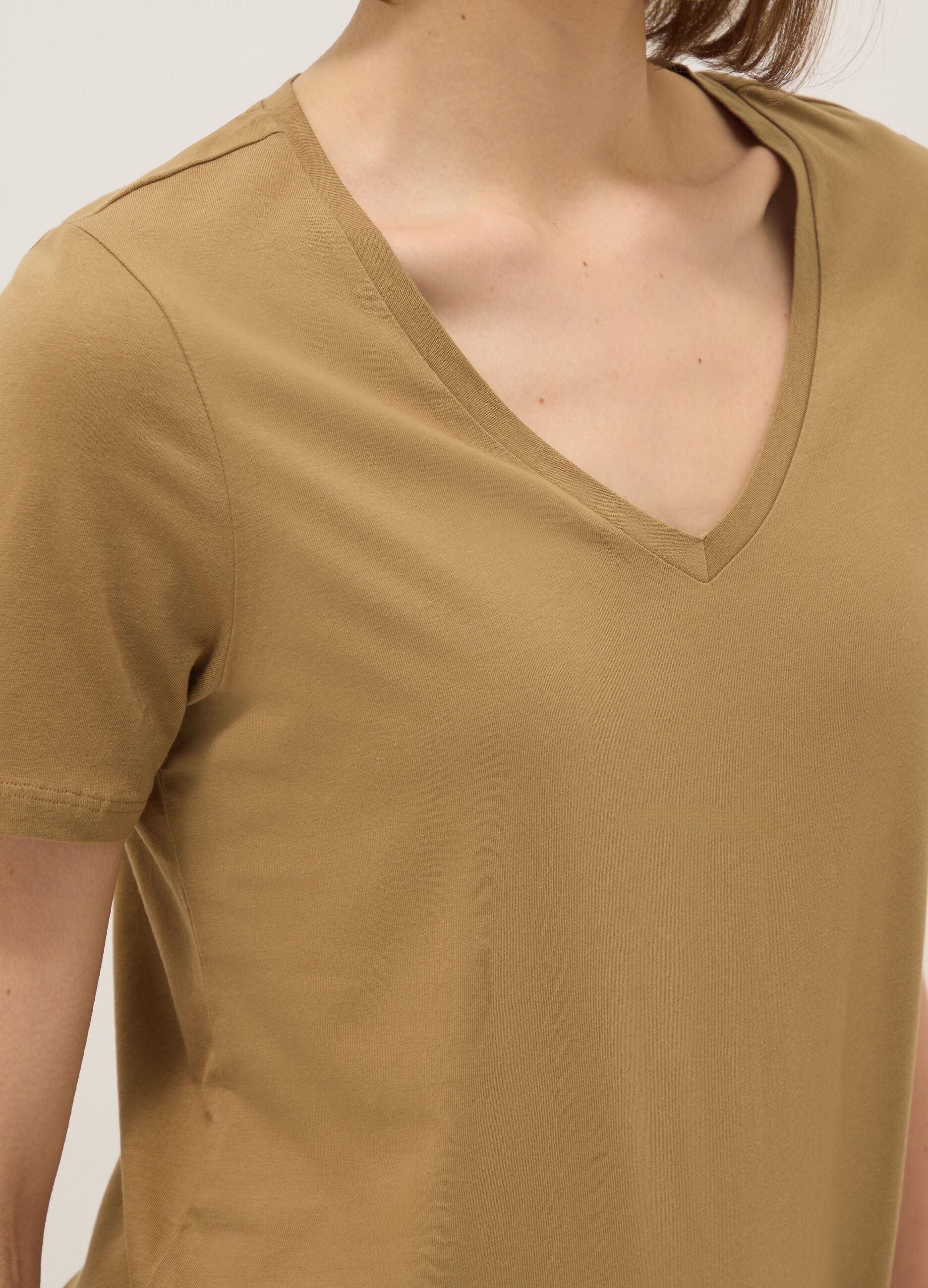Brown pure cotton V-neck regular fit t-shirt