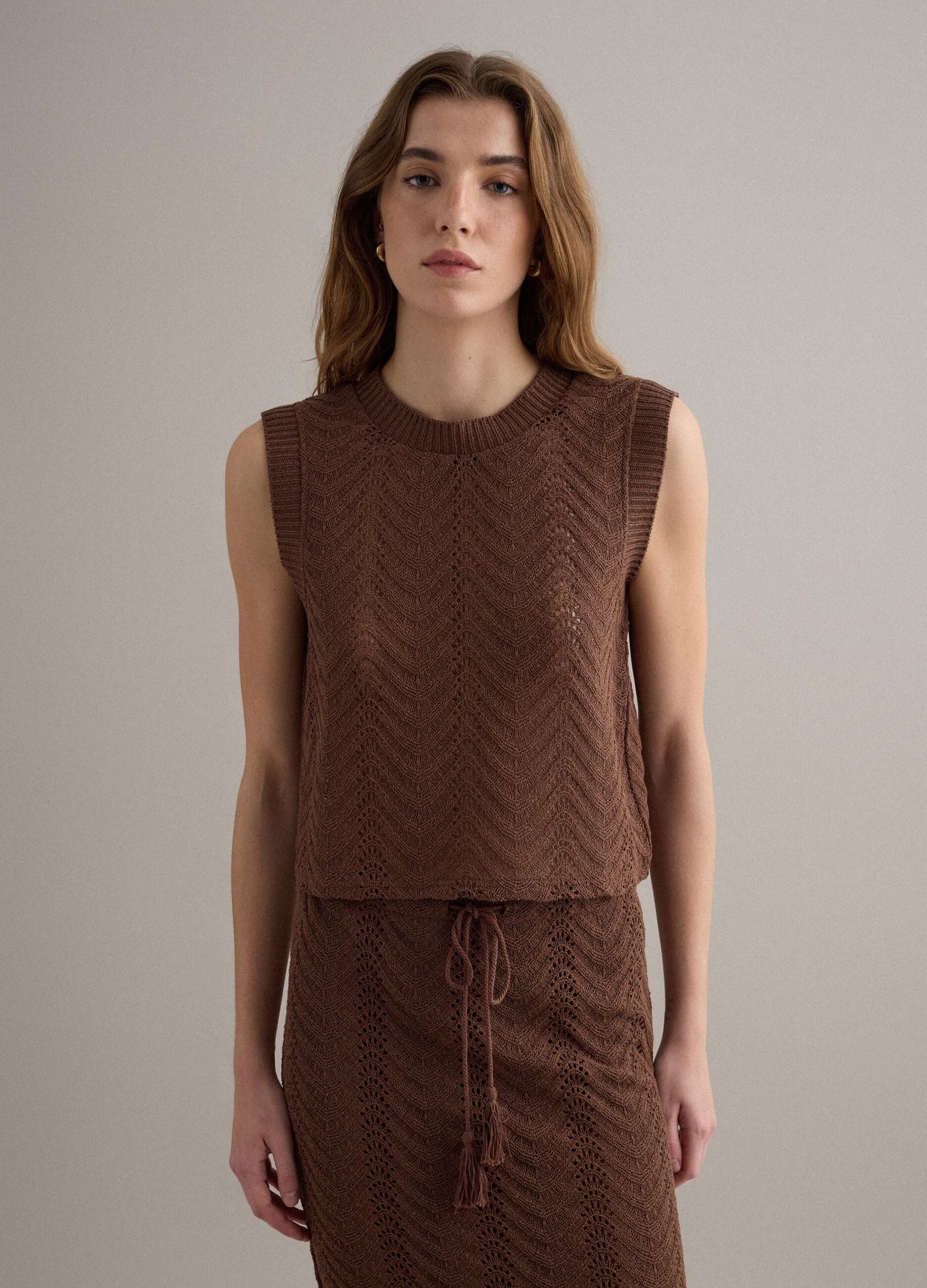 Brown regular-fit gilet with openwork design