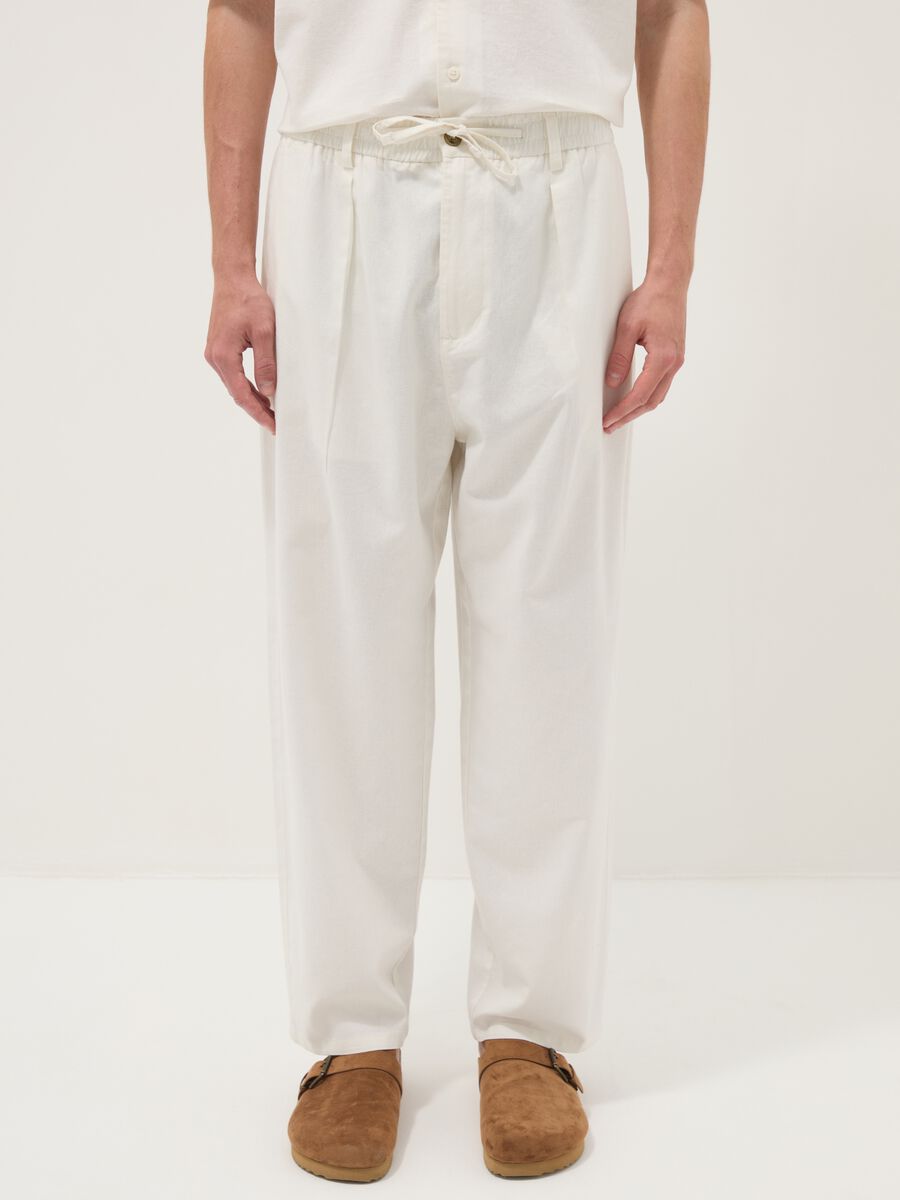 White linen-cotton blend trousers with elasticated waistband_1