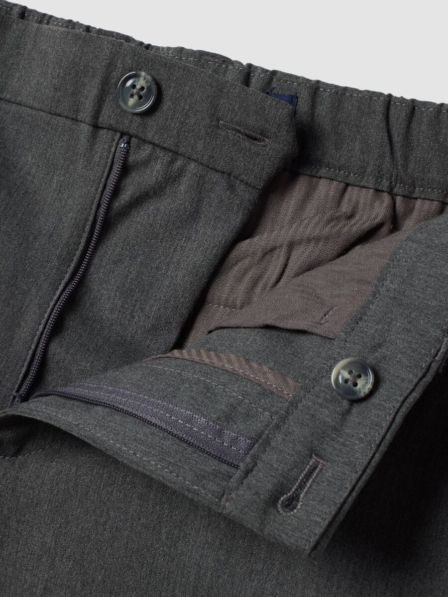 Pantaloni chino grigi in twill di viscosa elasticizzata slim fit_1