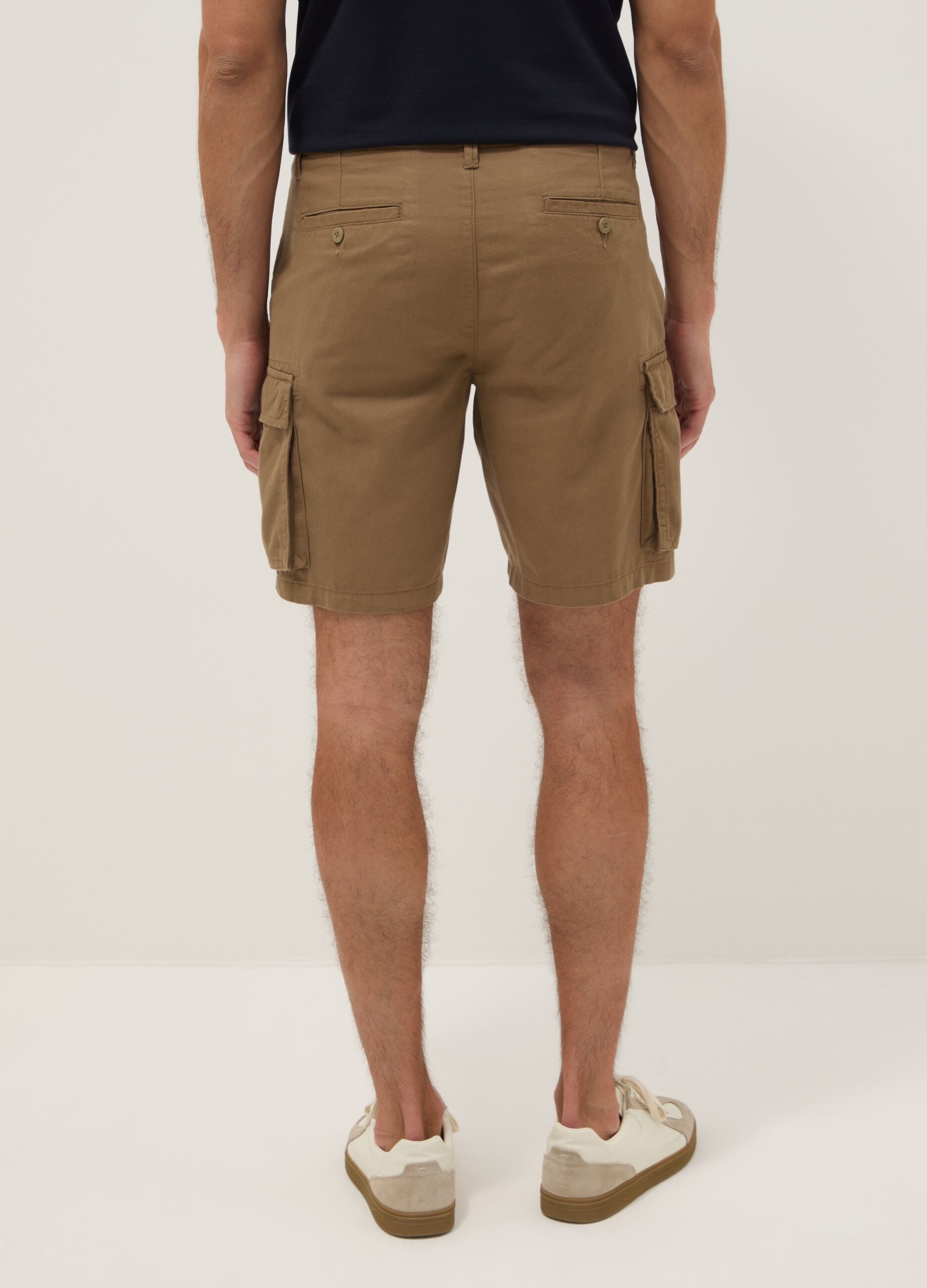 Brown pure cotton regular-fit cargo shorts