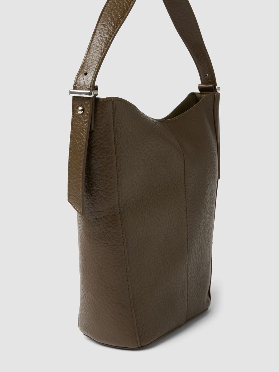 Brown hammered-effect shoulder bag_1