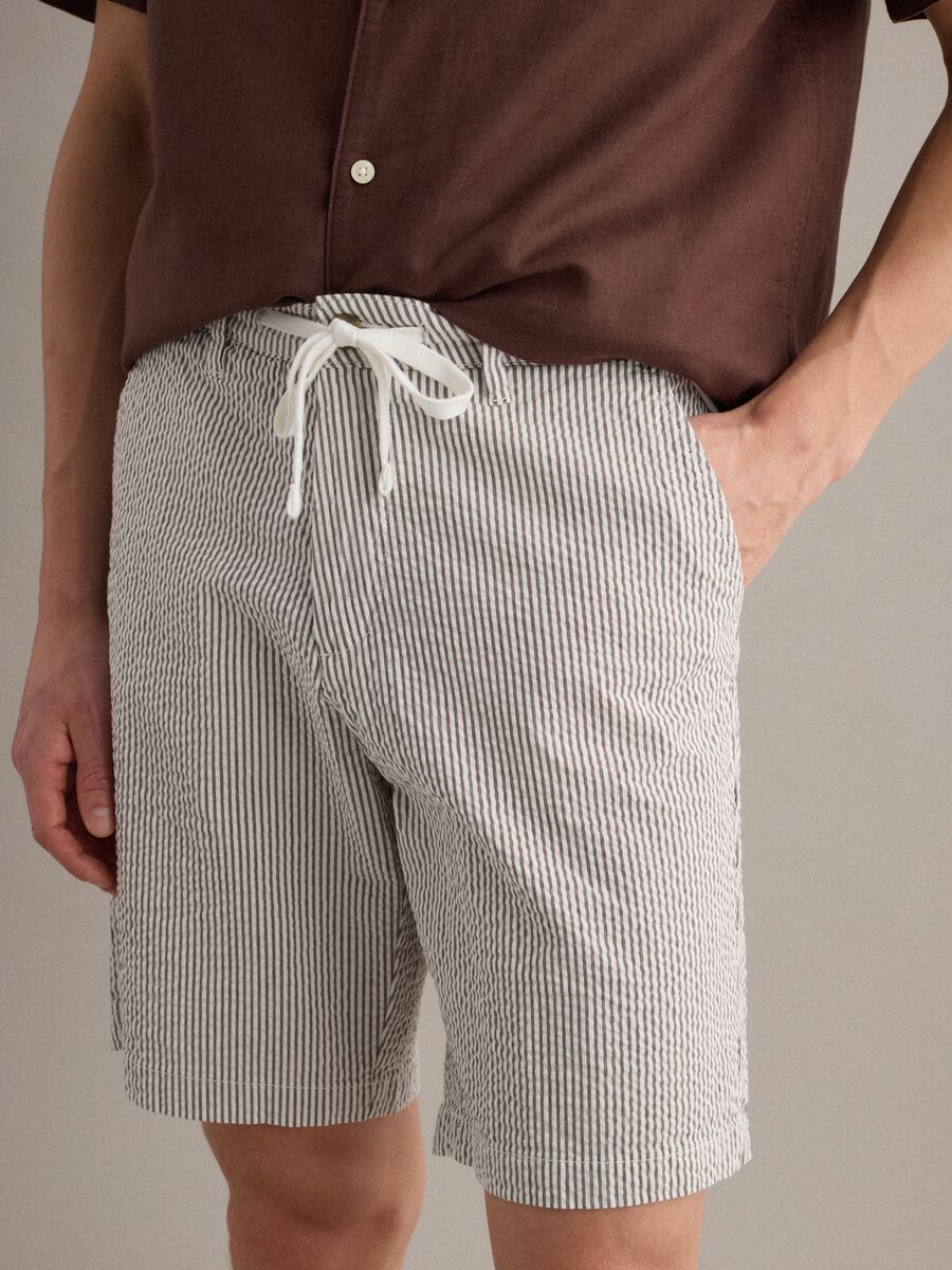 Multicolour striped regular-fit stretch cotton shorts_4