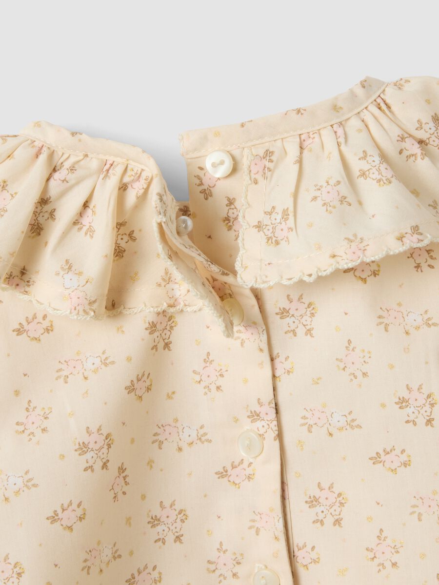 Beige pure cotton baby girl bodysuit with frill collar and floral print_3