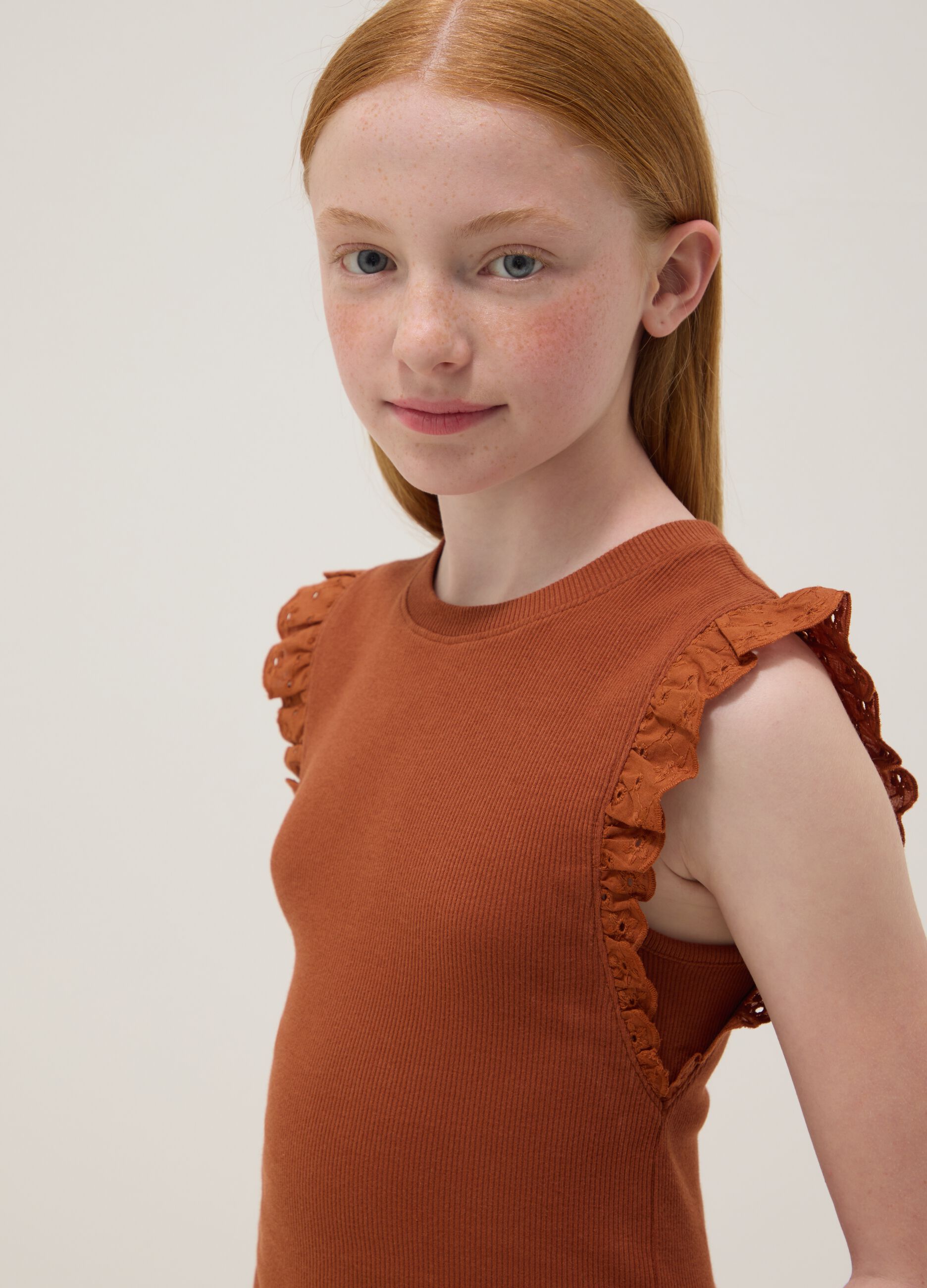 Brown stretch cotton T-shirt with ruffles