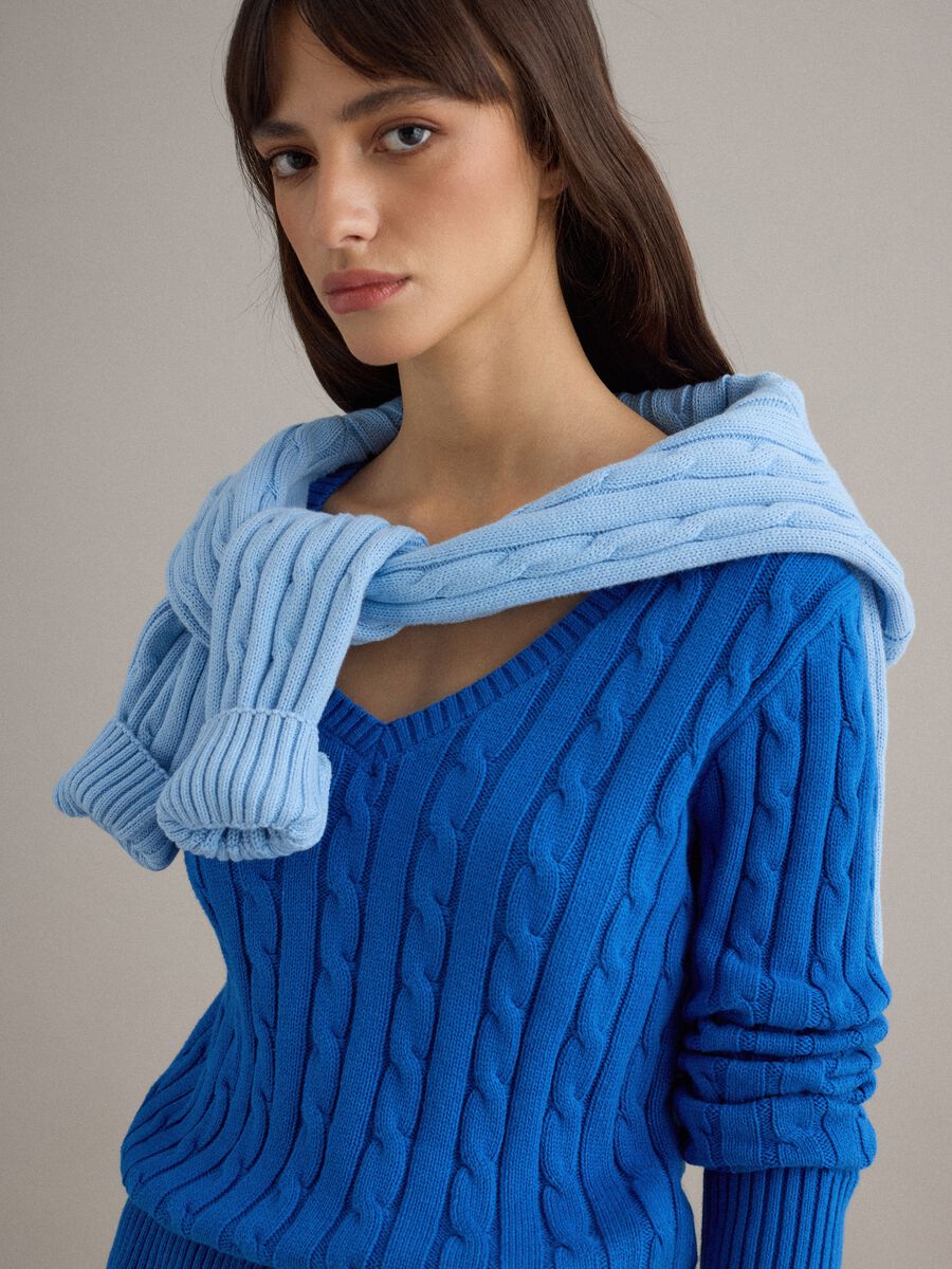 Pullover blu in puro cotone regular fit con lavorazione a treccia_0