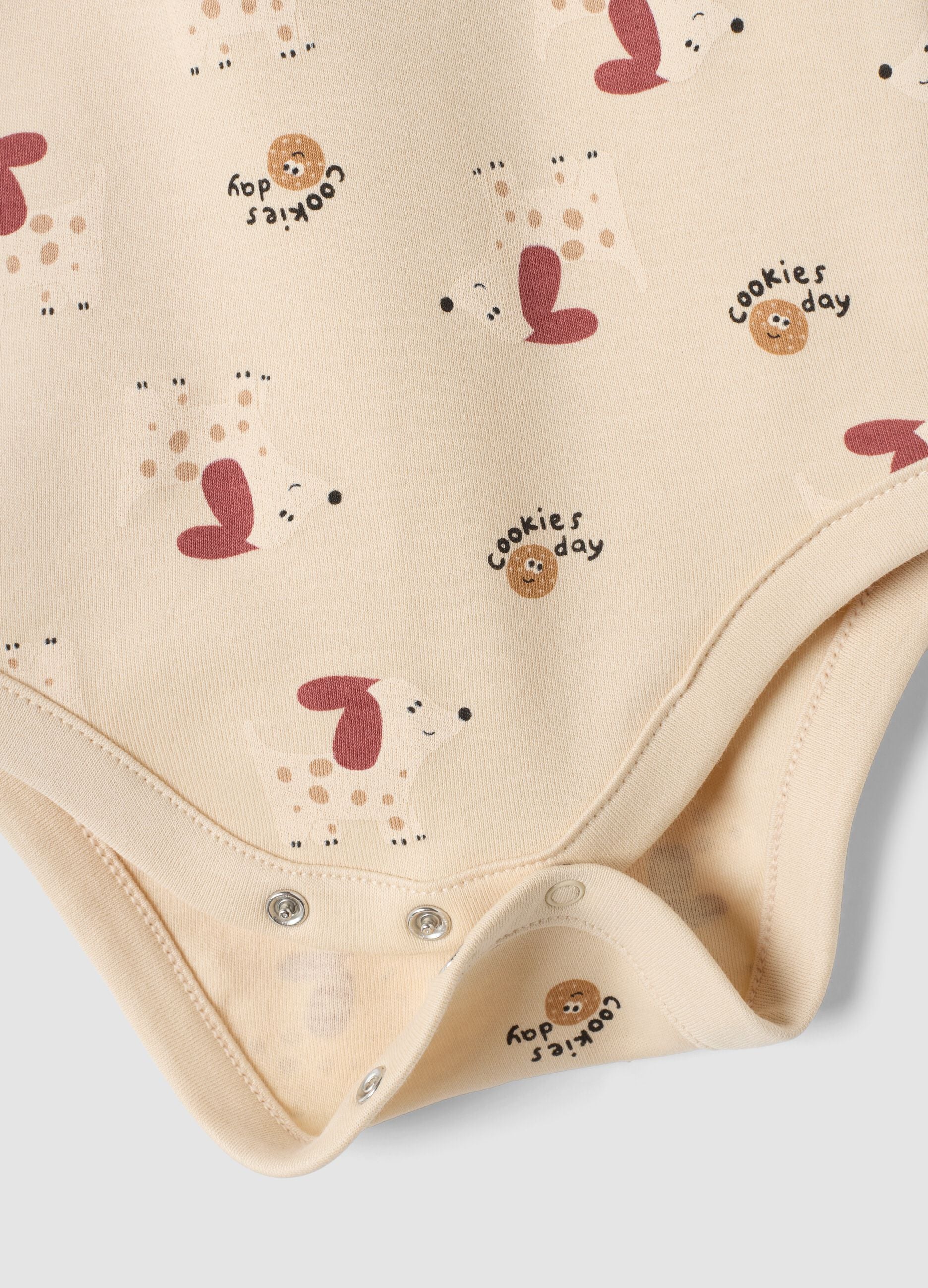 3-pack beige and red organic cotton crew-neck bodysuits