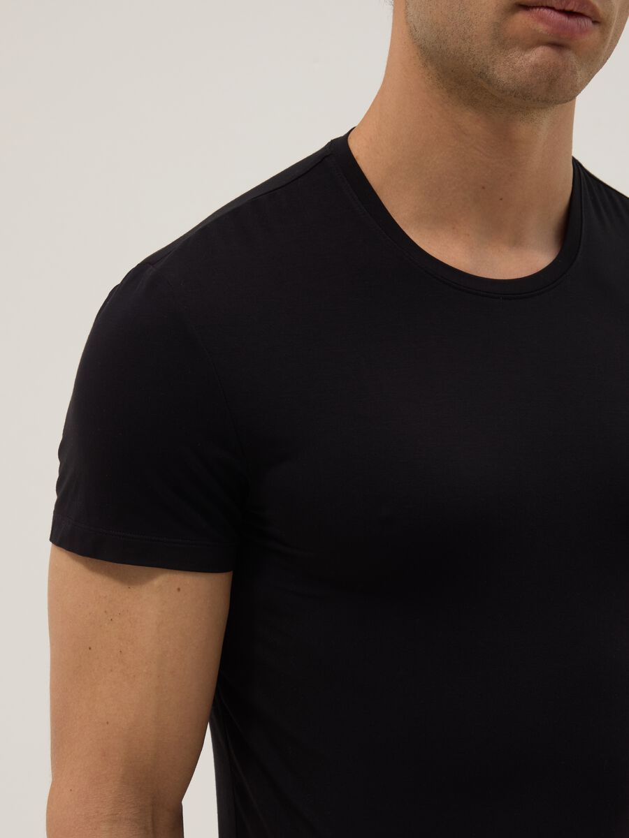 Black stretch modal T-shirt, regular fit_3