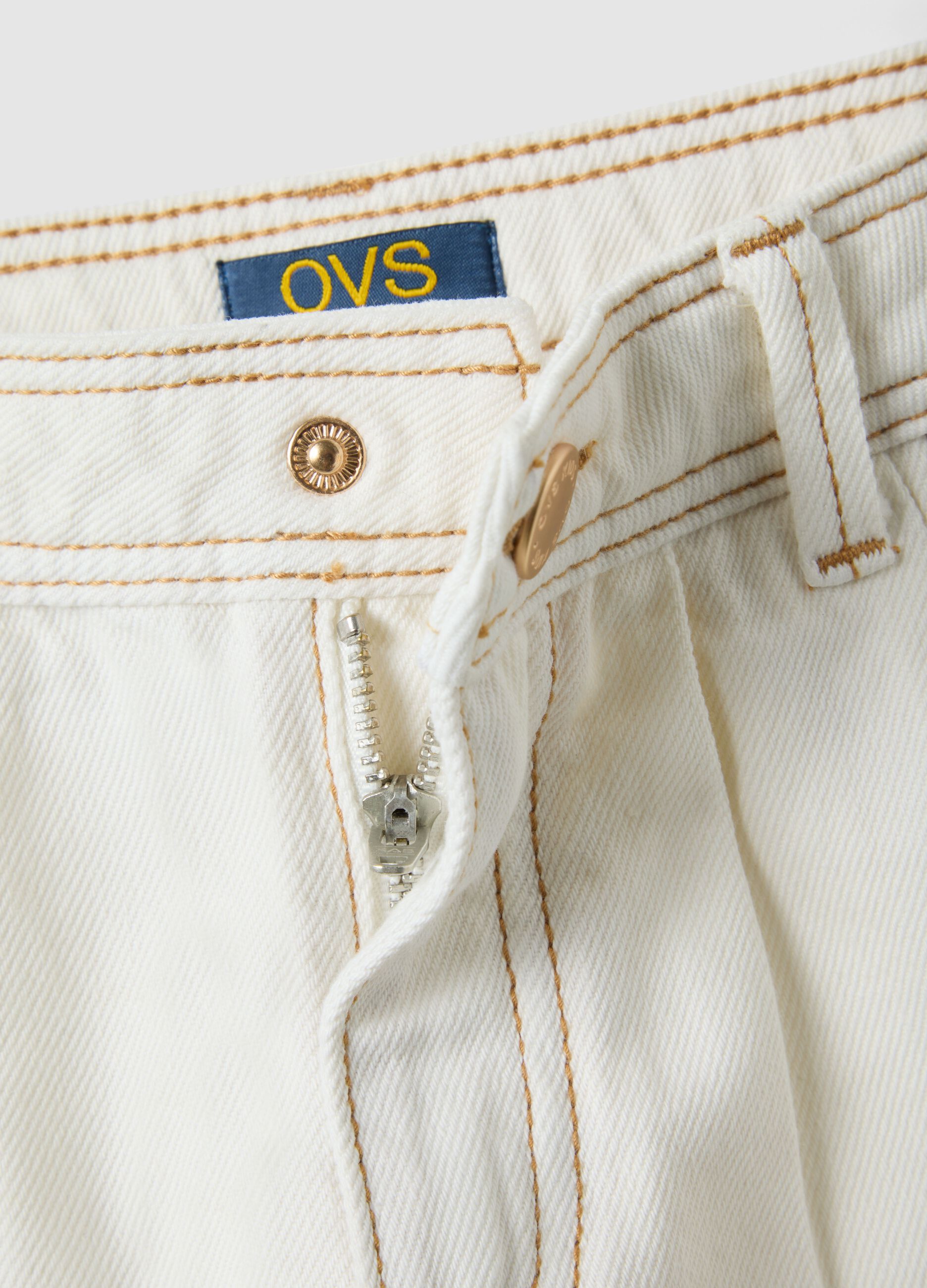 Girls' regular fit pure white cotton shorts
