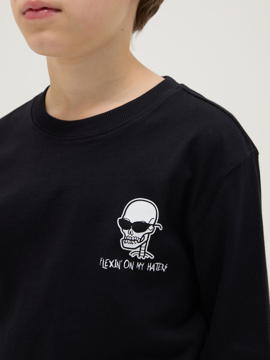 T-shirt in puro cotone nero da ragazzo regular fit con stampa_2