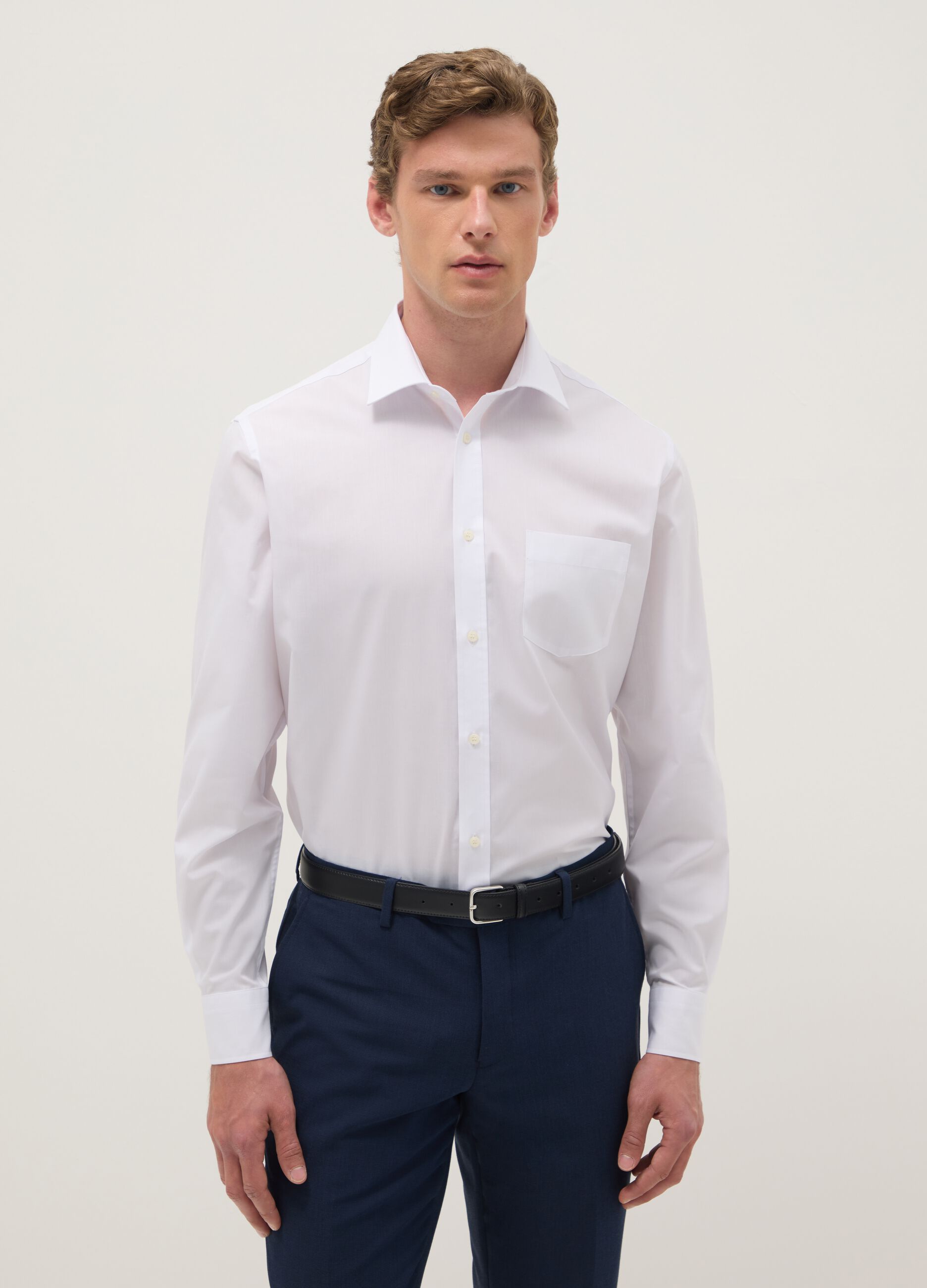 White shirt with classic collar regular fit