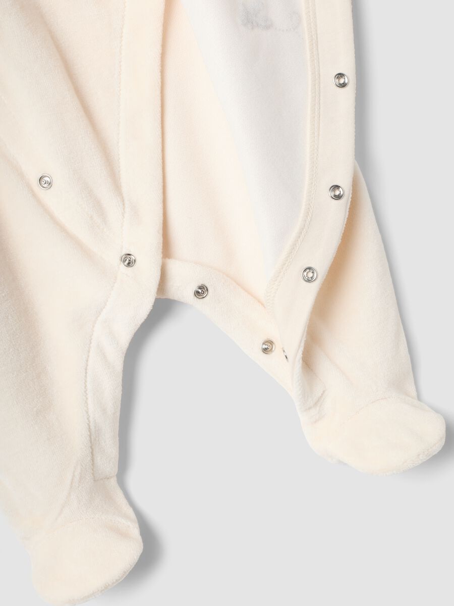 Beige organic cotton-blend all-in-one baby sleepsuit with Mickey embroidery_3
