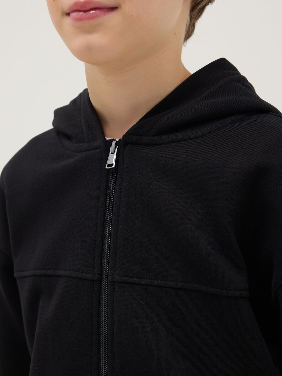 Black sweatshirt for boys in pure cotton with oversized fit, hood and zip_2