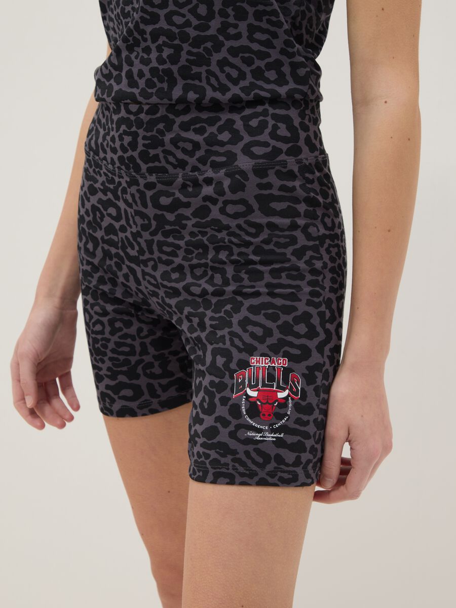 Shorts neri in cotone elasticizzato a vita alta_2