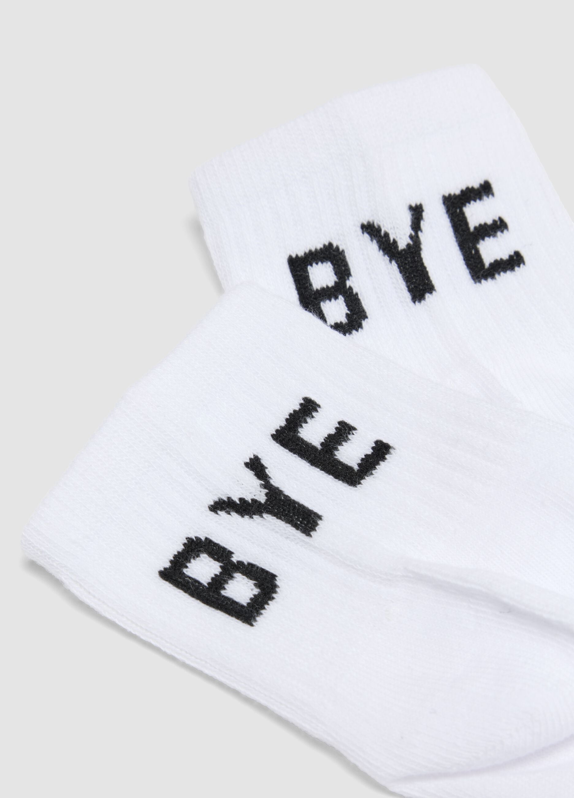 3-pack of white cotton-blend socks