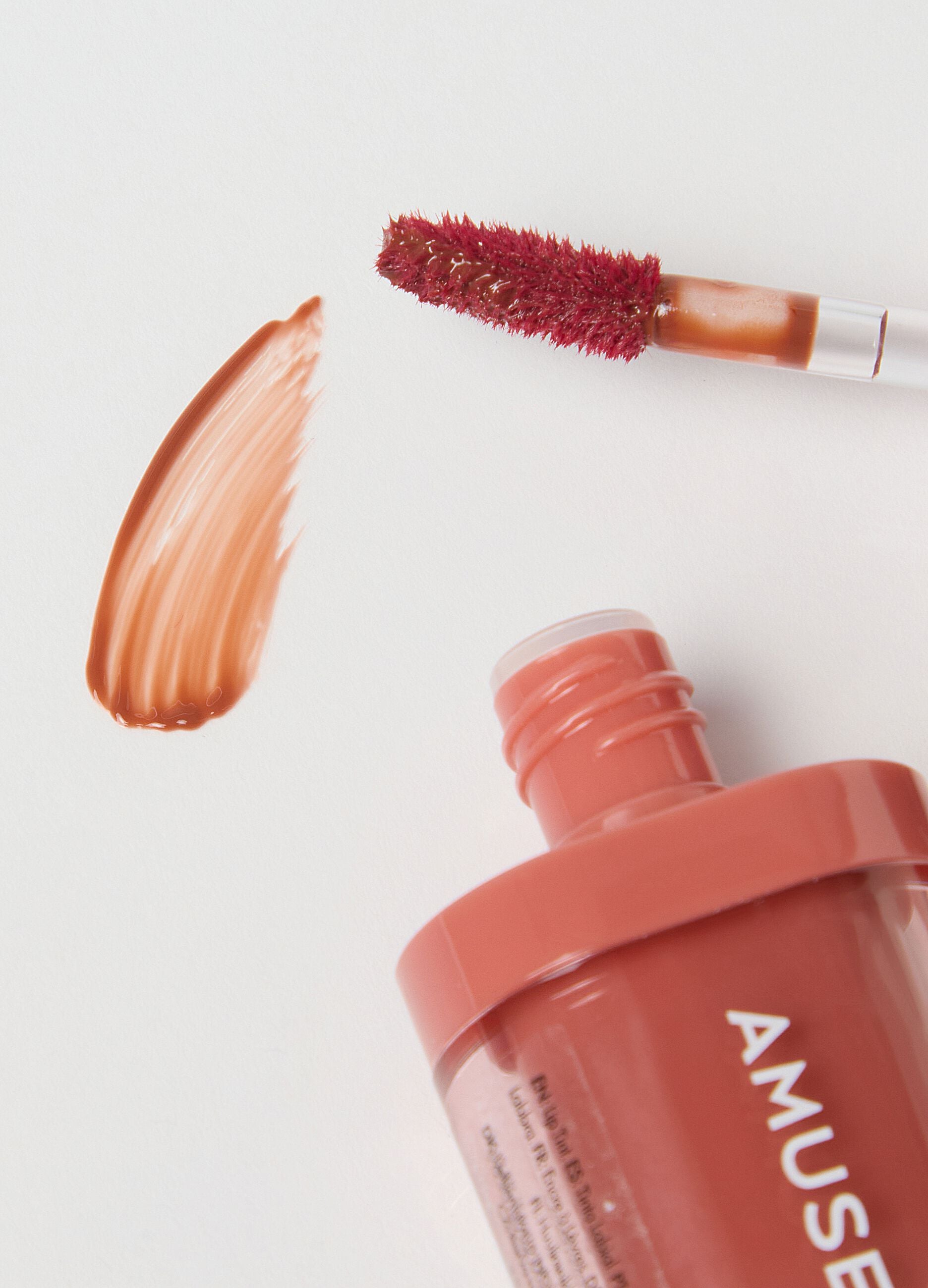 COLOUR + VOLUME + HYDRATION, innovative volumising lip tint for soft and super juicy lips