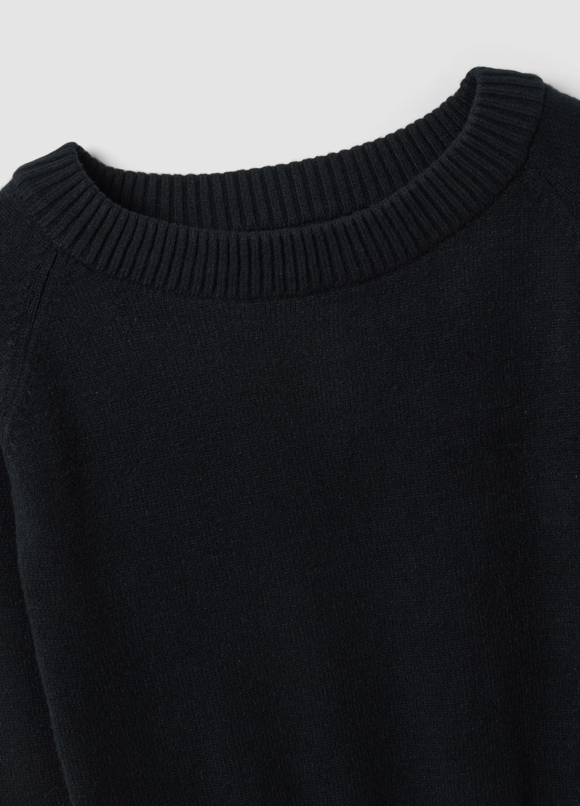 Black fitted viscose-blend top with boat neckline