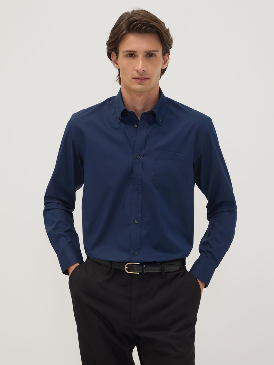 Blue regular-fit easy-iron shirt with button-down collar_0
