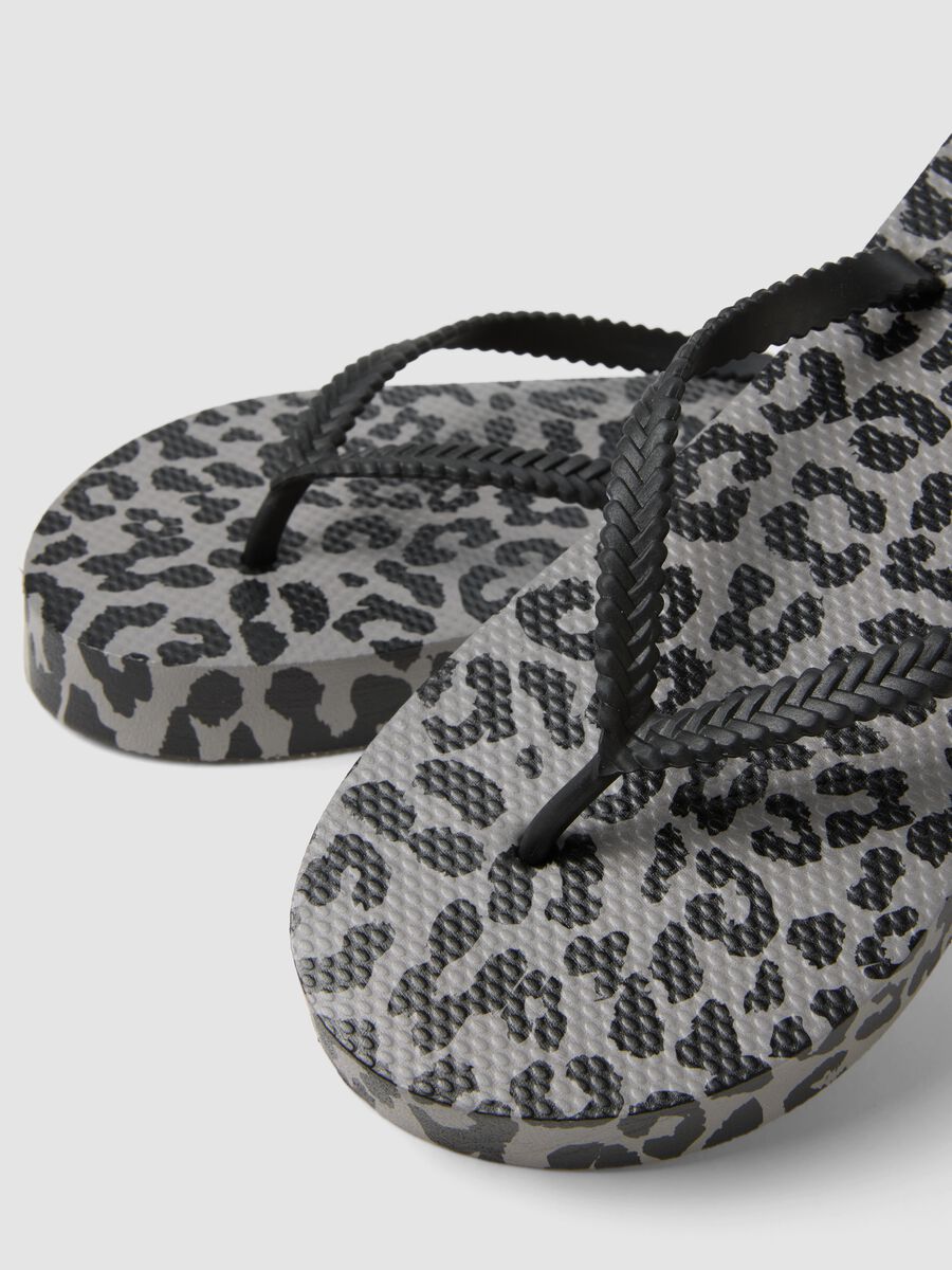Infradito multicolor con stampa animalier_2