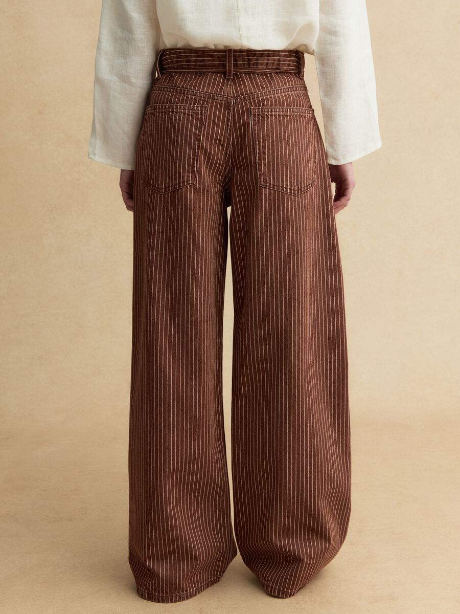 Pantaloni wide leg a righe marroni in puro cotone_2