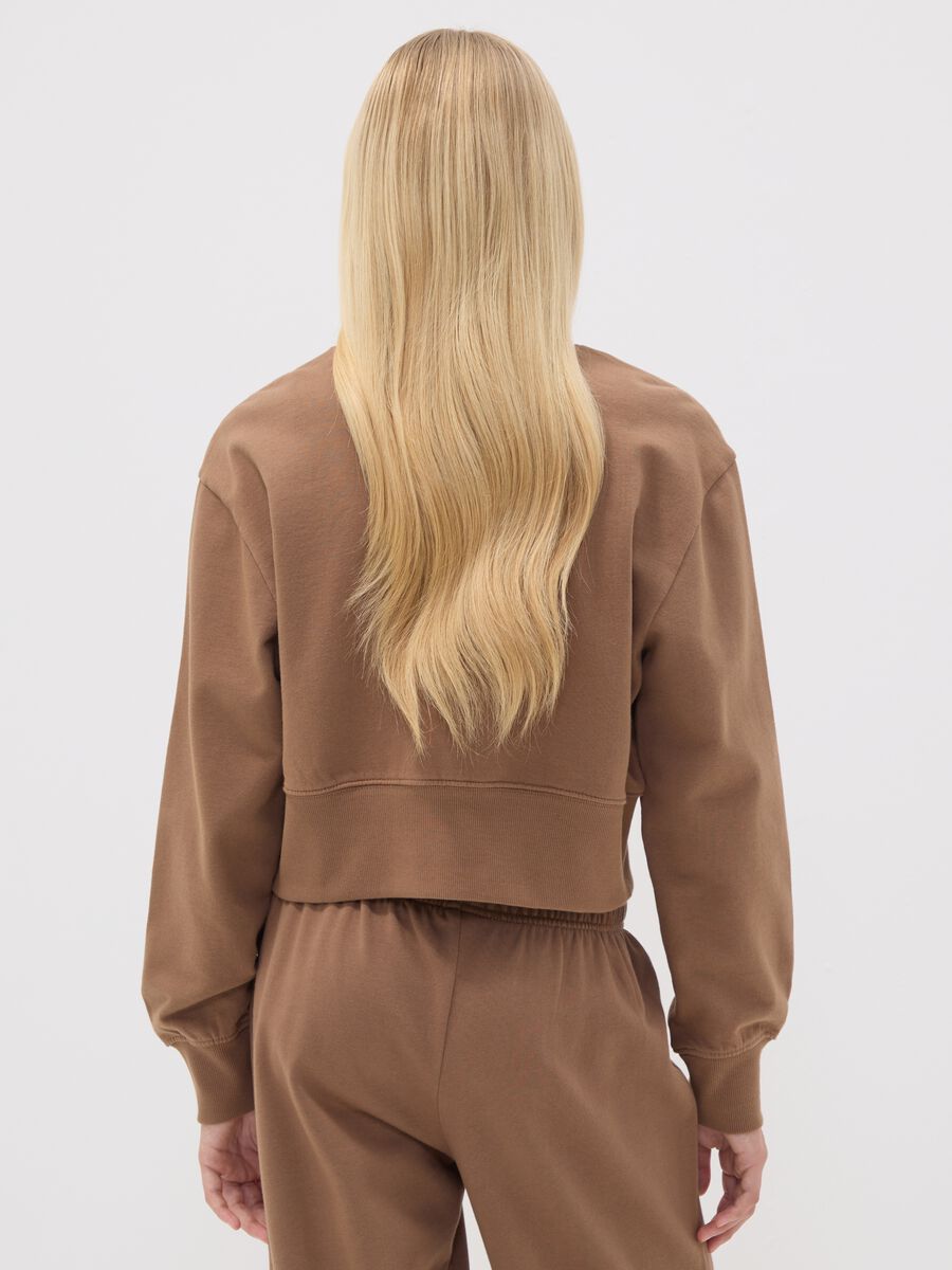 Brown sweatshirt in organic cotton and viscose blend with ribbed neckline_2