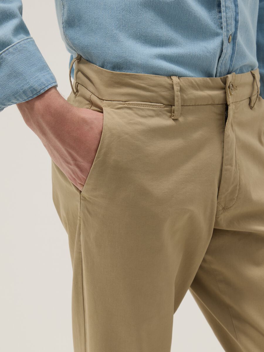 Beige stretch-cotton regular-fit chino trousers_3