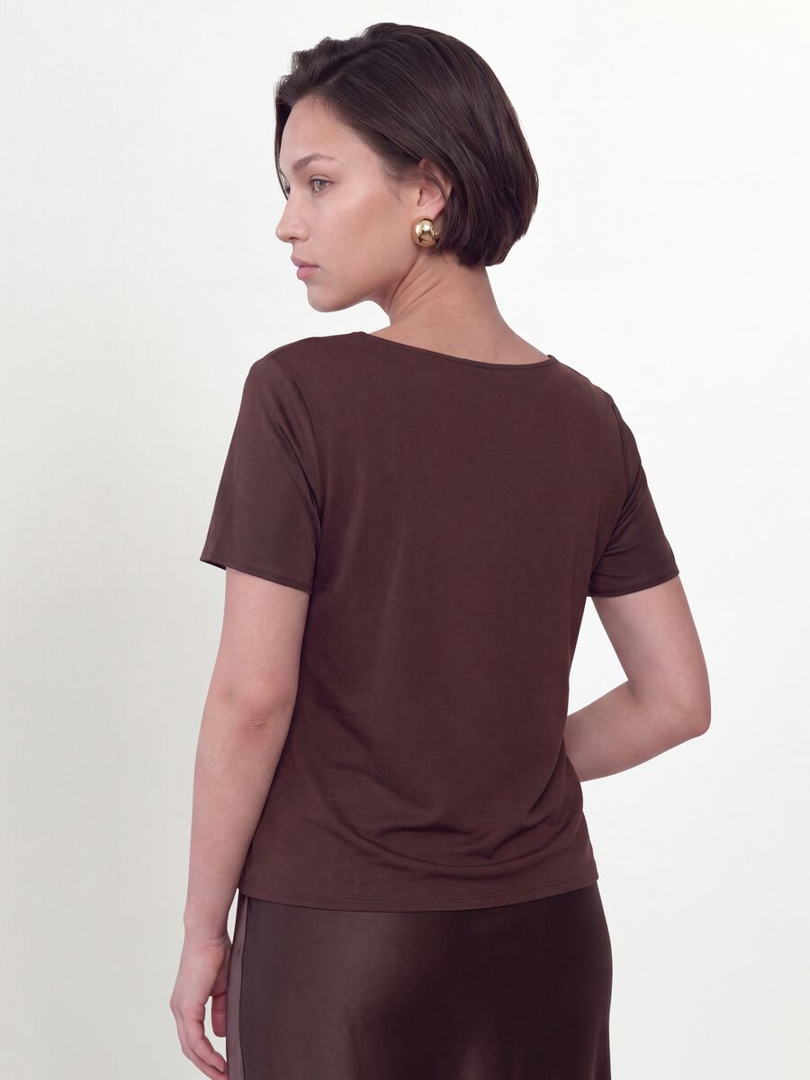 Brown satin V-neck stretch blouse, regular fit_3