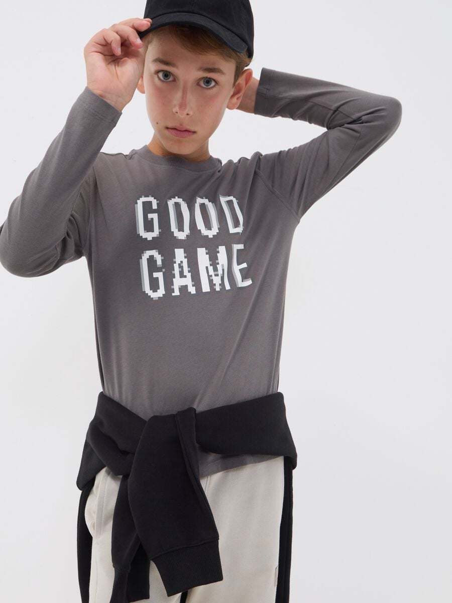 Grey pure organic cotton T-shirt with "Good Game" slogan for boys_1