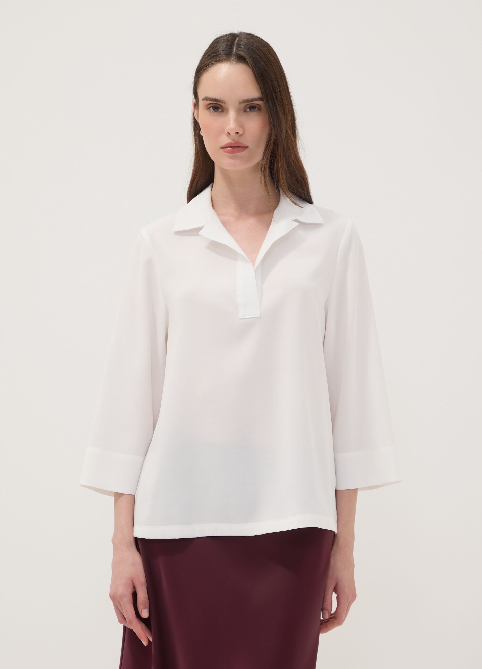 White viscose-blend shirt with classic collar