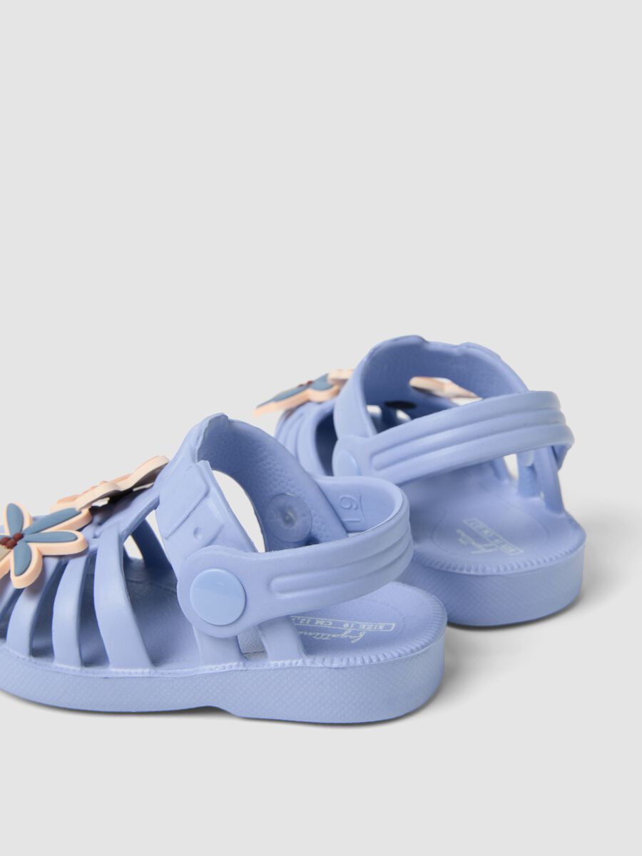 Sandali azzurri da neonato con applicazioni decorative_2