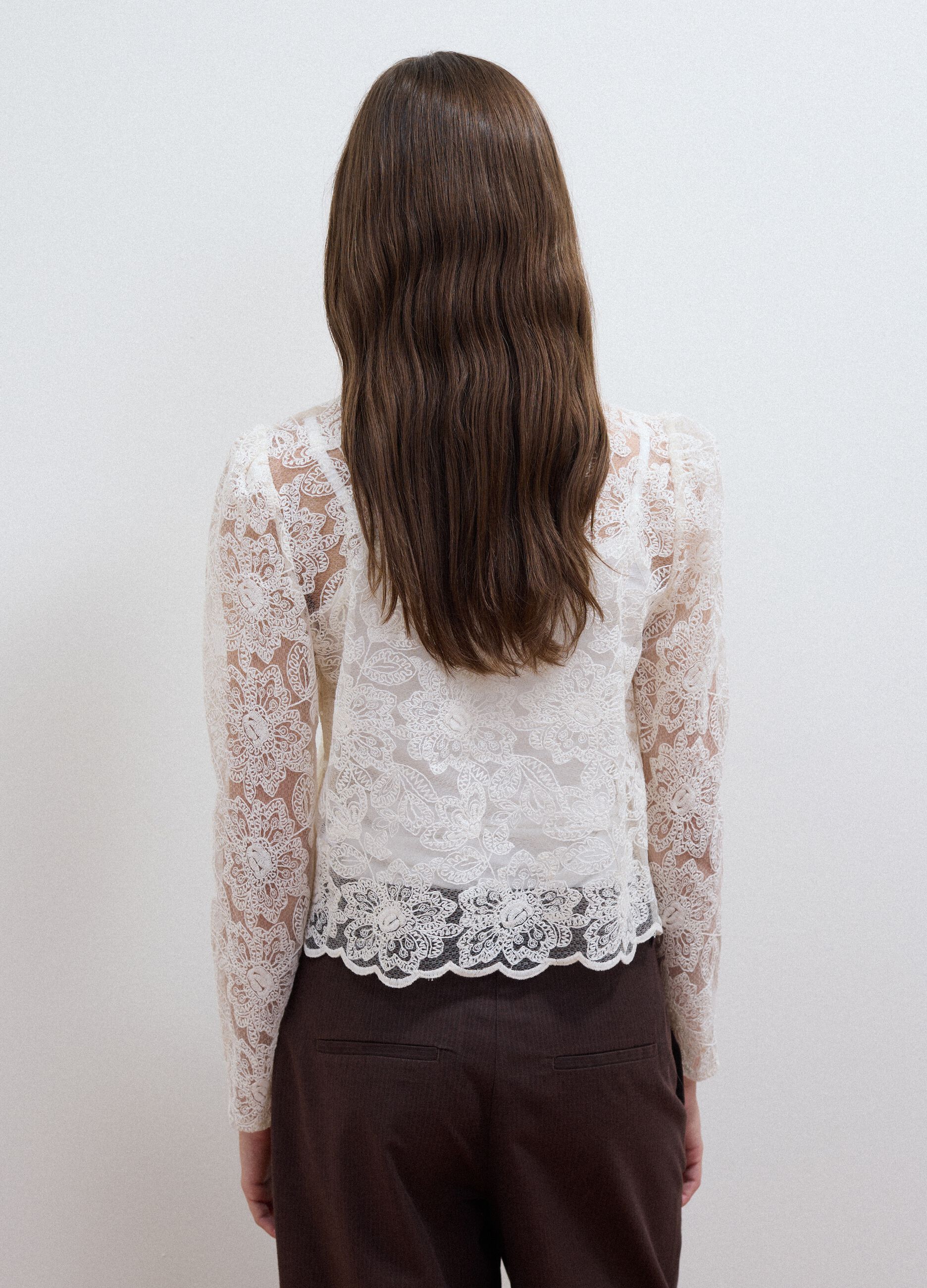 White cotton-blend blouse with floral lace, slim fit
