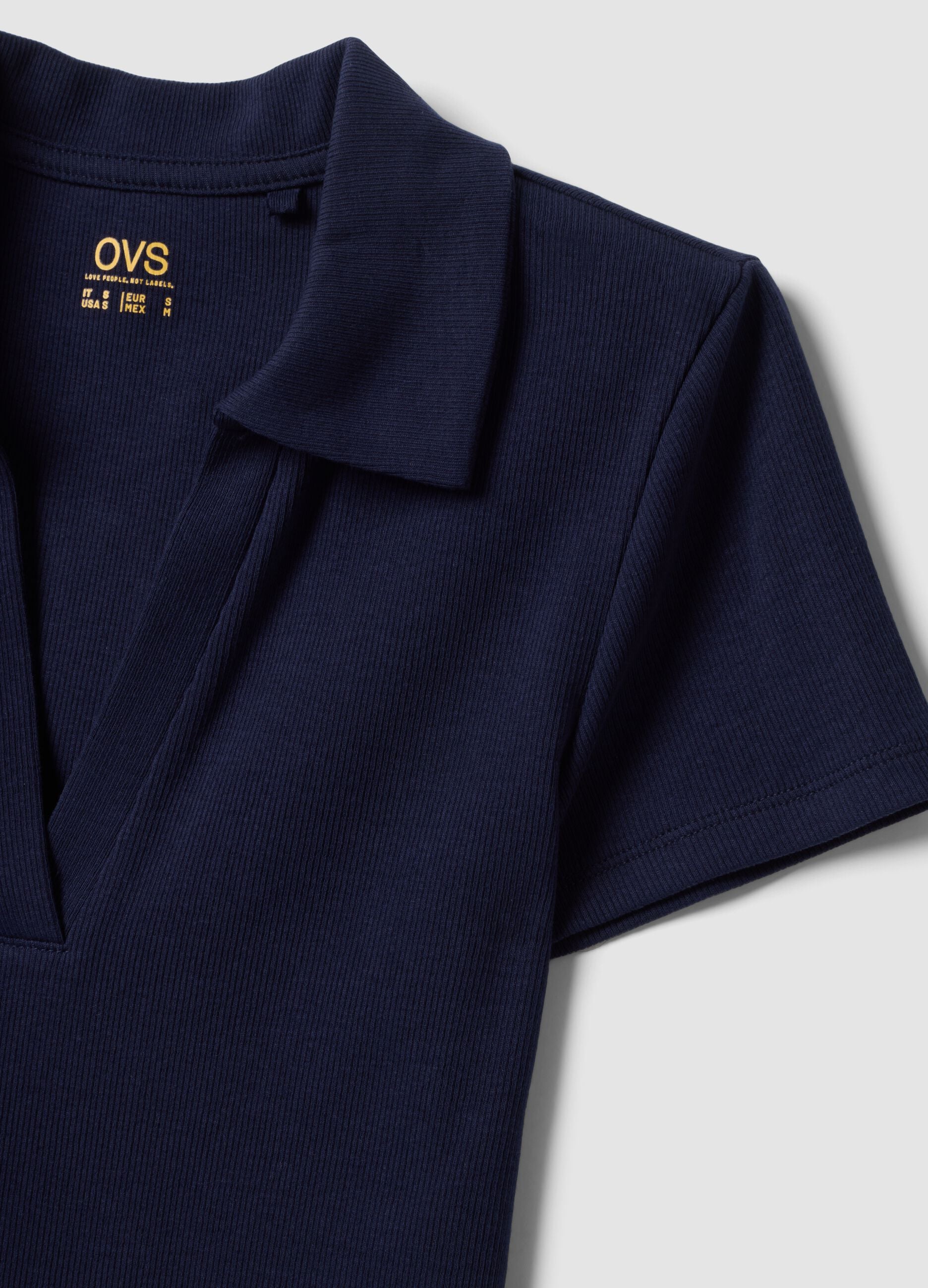 Blue stretch cotton polo shirt with open V-neck, regular fit