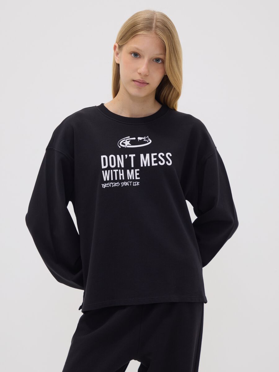 Black pure cotton sweatshirt with front slogan, relaxed fit, for girls_0